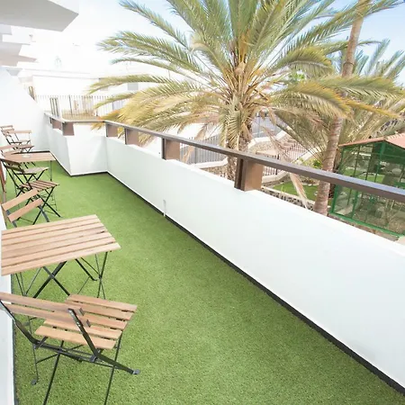 Palm Friendly بلايا ديل إنغلز
